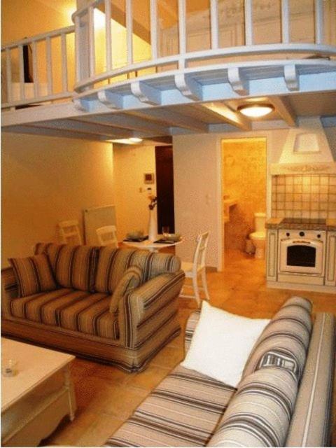 Giogarakis Suites إليوناس الغرفة الصورة