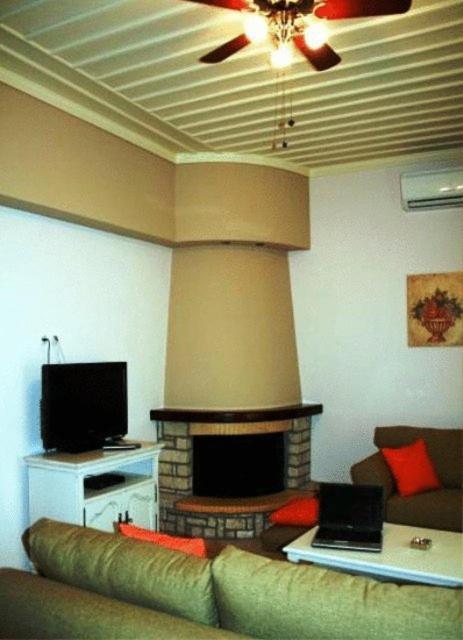 Giogarakis Suites إليوناس الغرفة الصورة